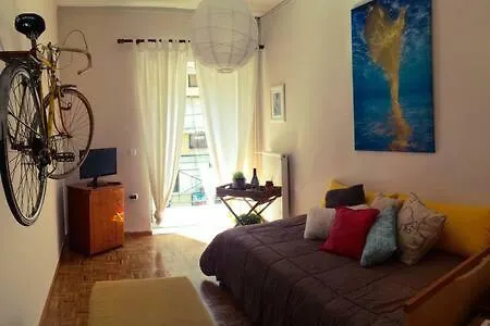 Central, Cosy And 2 Bikes